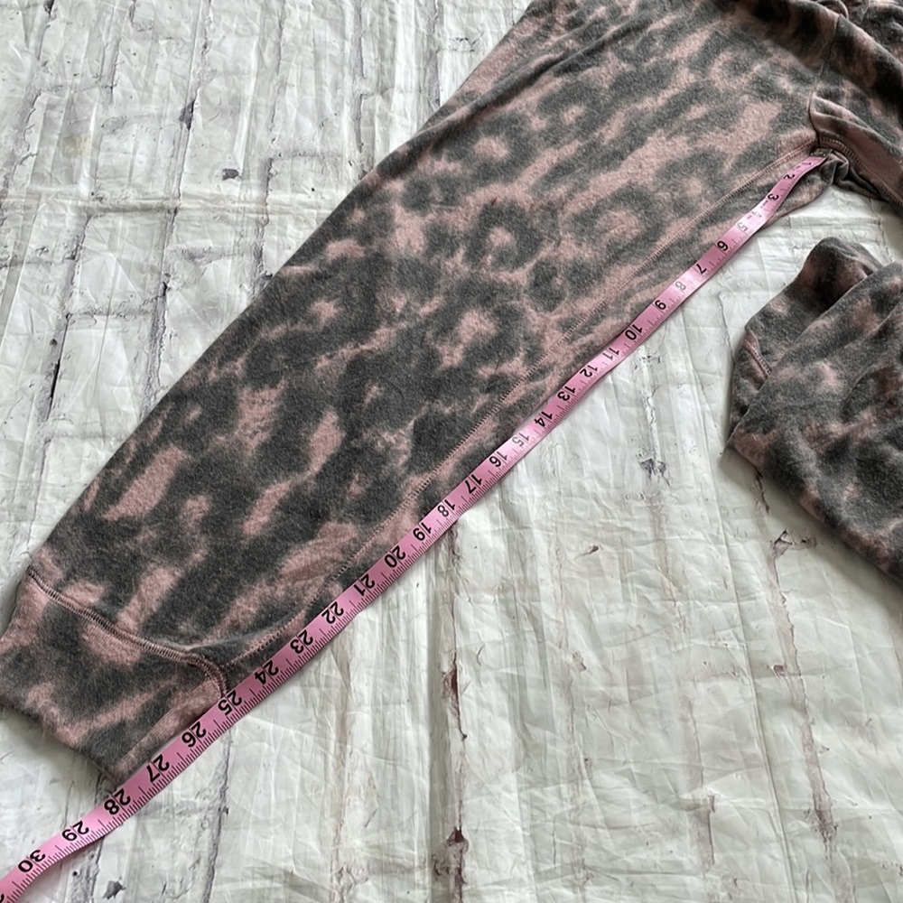 BLANK NYC Animal Leopard Print Fleece Loungewear Pants - Picture 10 of 12